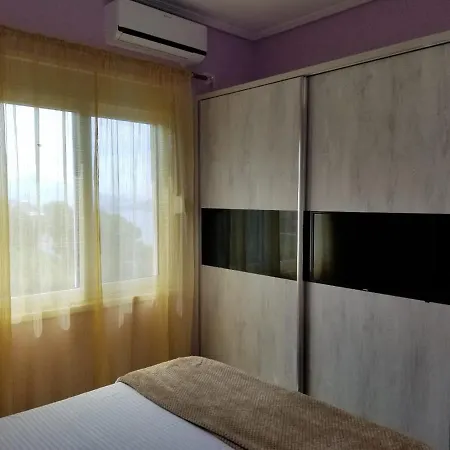 Brothers Lr Apartment *