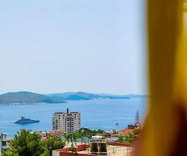 Brothers Lr Apartament